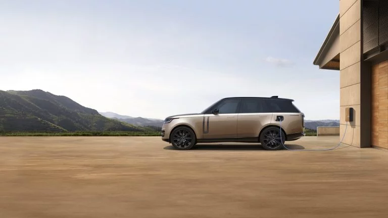 Gamma Jaguar Land Rover 2024: il debutto dell’elettrico