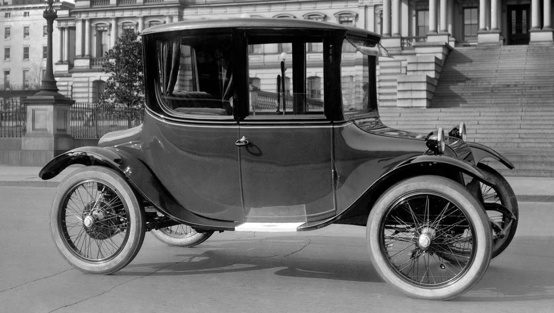 Auto elettriche: una storia lunga quasi 200 anni
